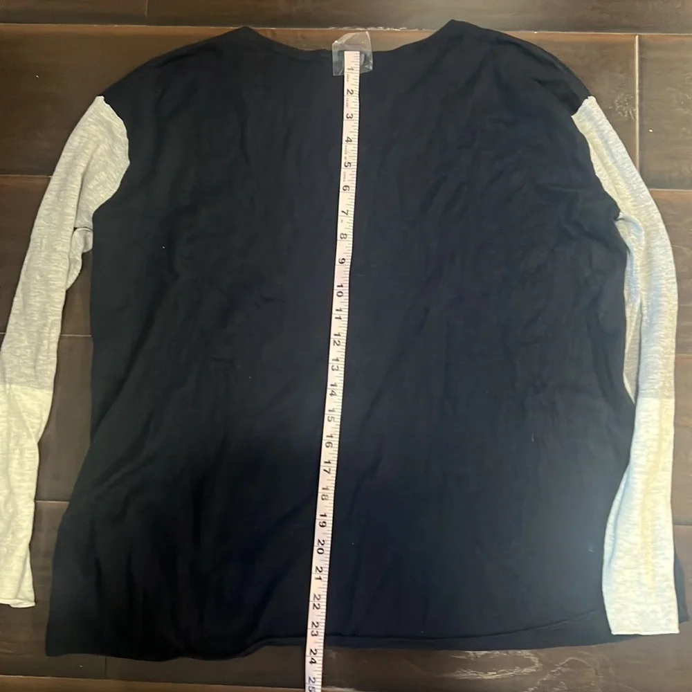 Vince Navy Colorblocked Sweater, size M